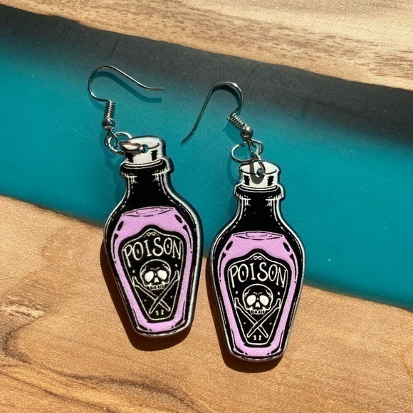 Purple poison ☠️ bottle drop earrings - Picture 6 of 10